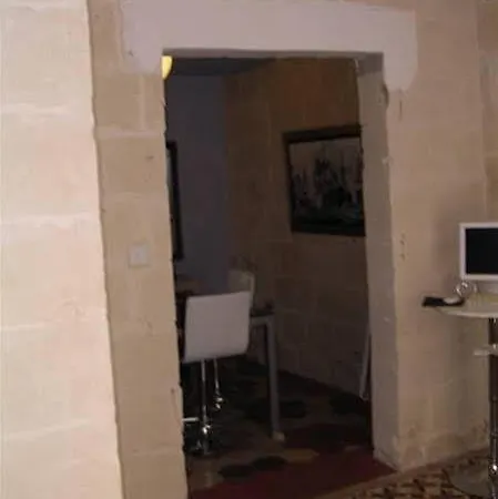 Daire V. B. Valletta